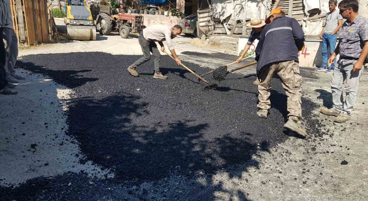 Düzcede köy yollarında bakım onarım devam ediyor