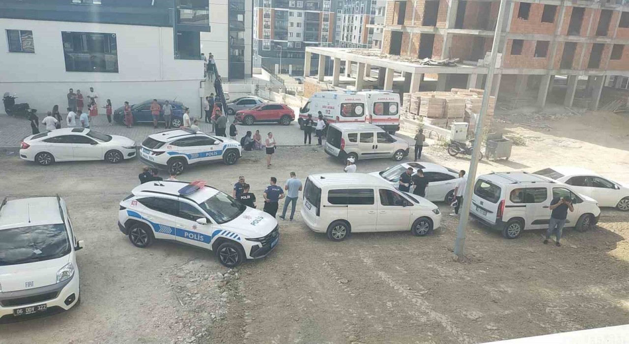 Edirnede bir baba eşini ve oğlunu öldürüp intihara kalkıştı