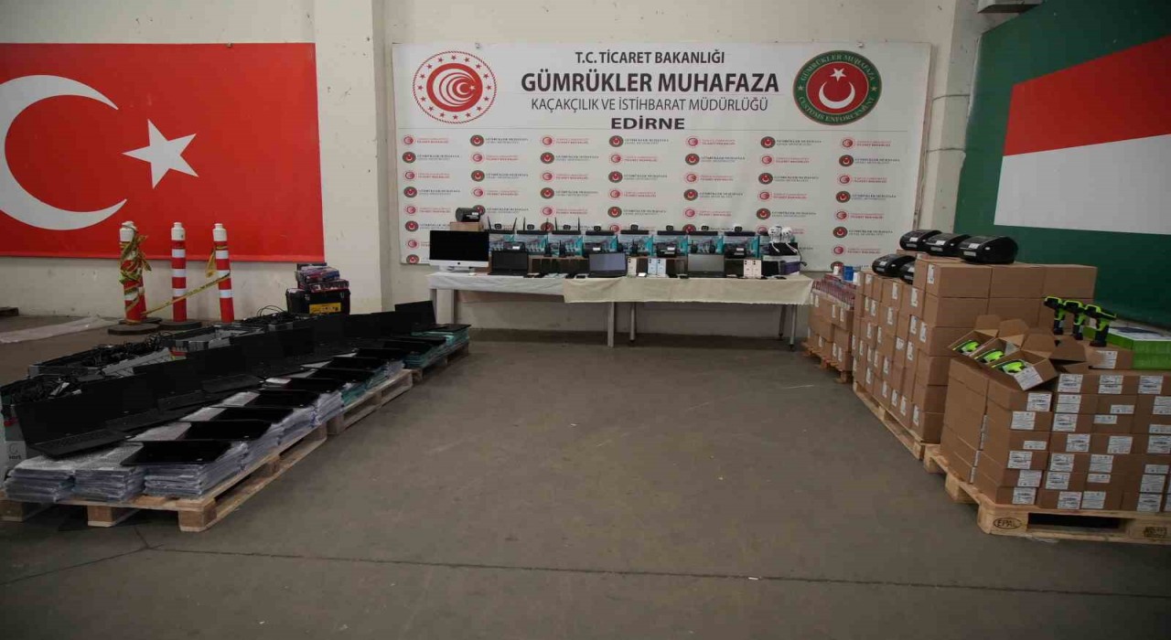 Edirnede, gümrükte 3 ayrı operasyonda milyonluk kaçak eşya ele geçirildi