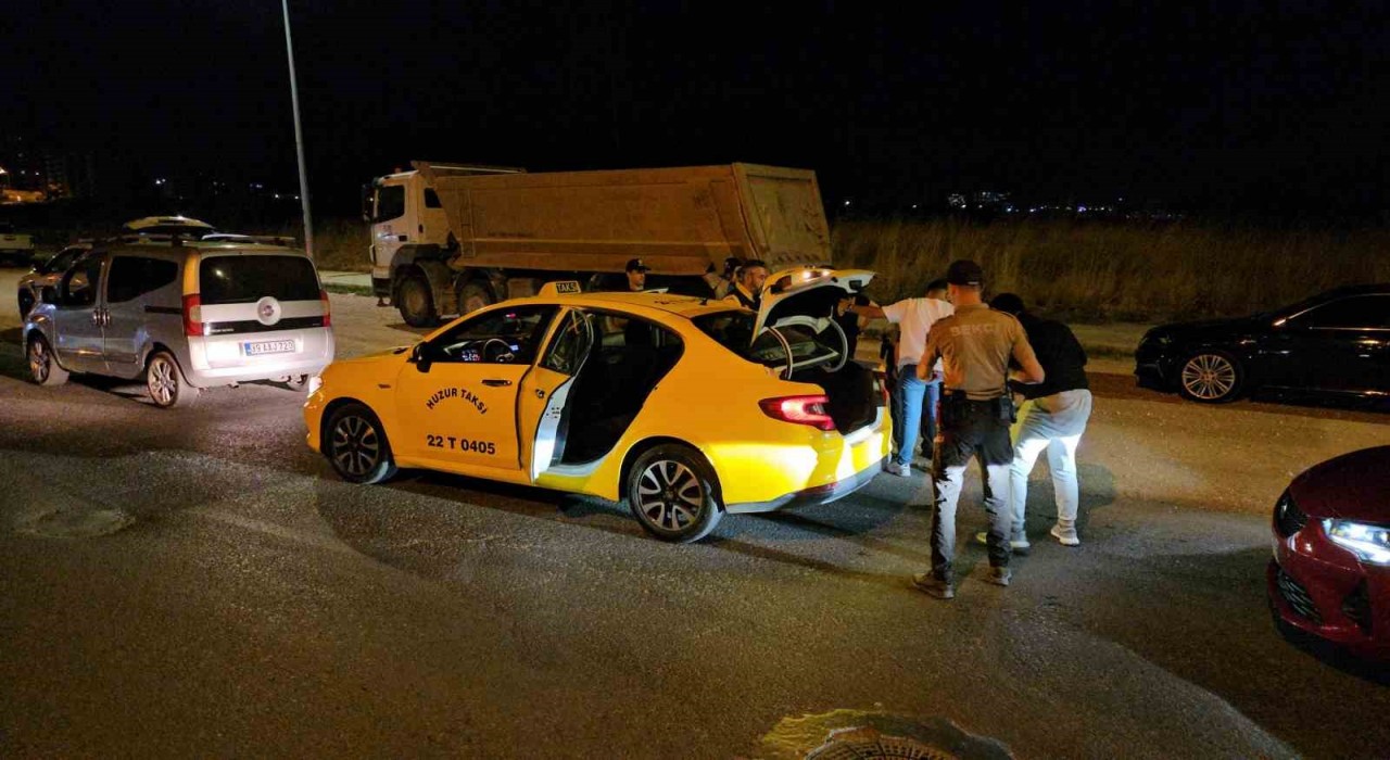 Edirnede polis uygulamasında uyuşturucu ele geçirildi