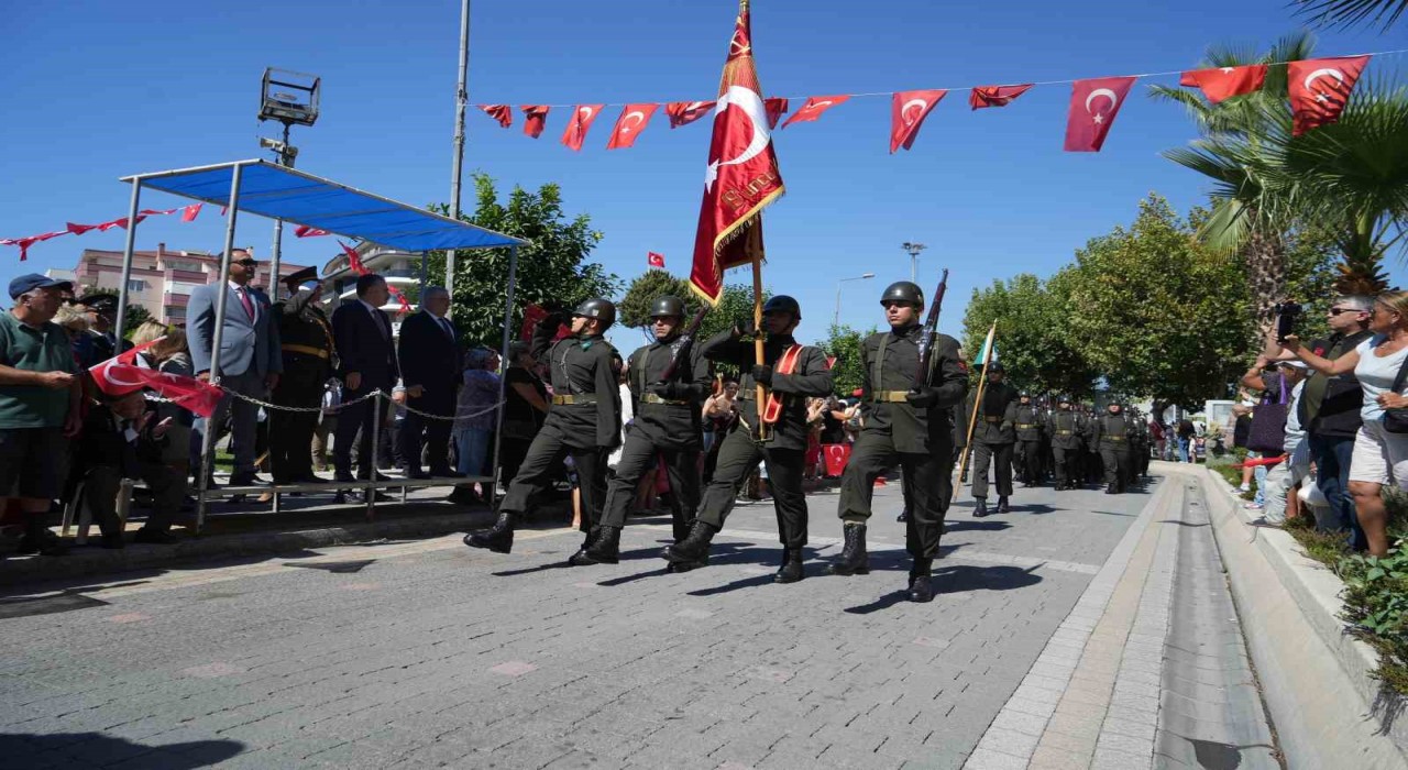 Edremitte 30 Ağustos Zafer Bayramı coşkusu