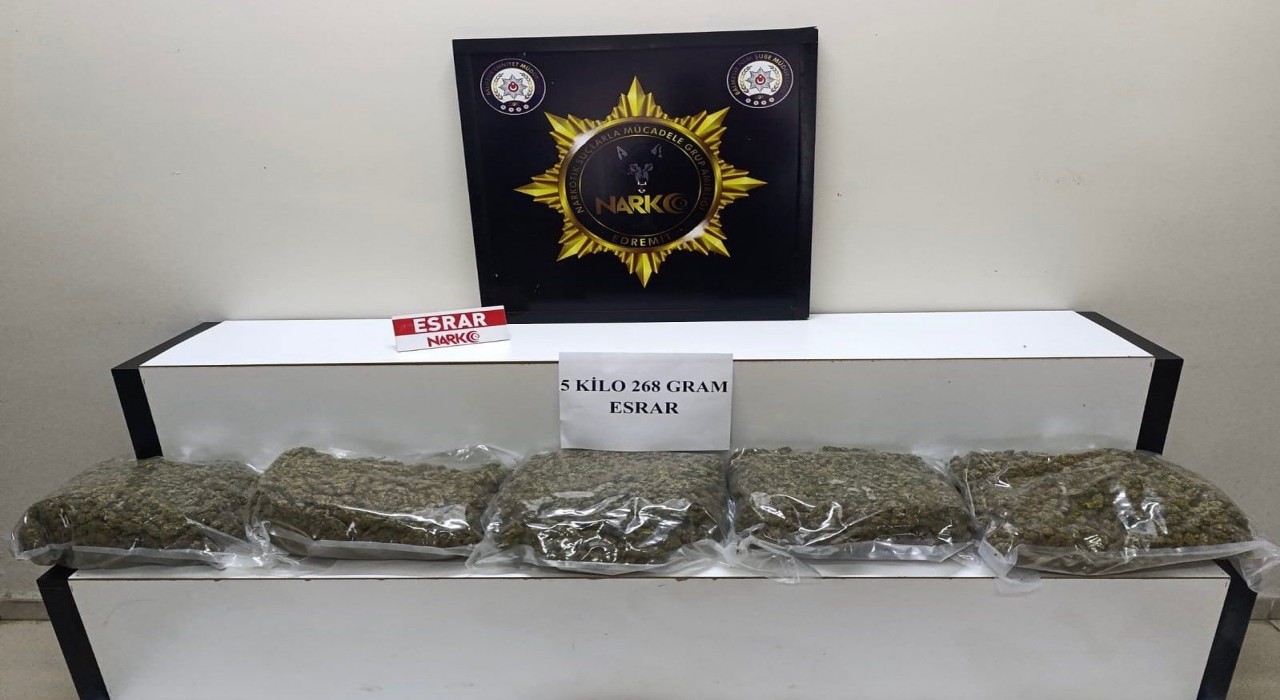 Edremitte 5 kilogram esrar ele geçirildi