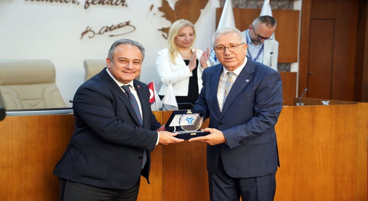 Ege Üniversitesi 70. yılında 70 TYÇ logosuyla Türkiye birincisi