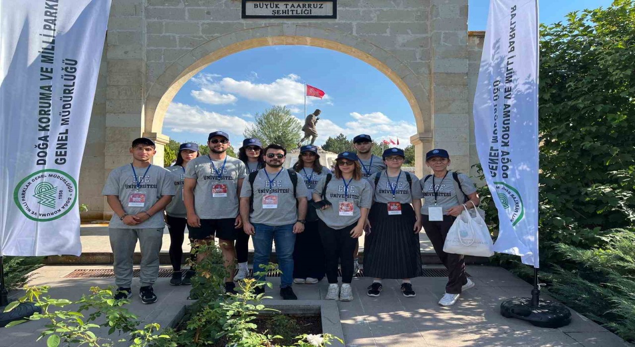 Ege Üniversitesi öğrencileri ‘Kocatepe Zafer Yürüyüşüne katıldı