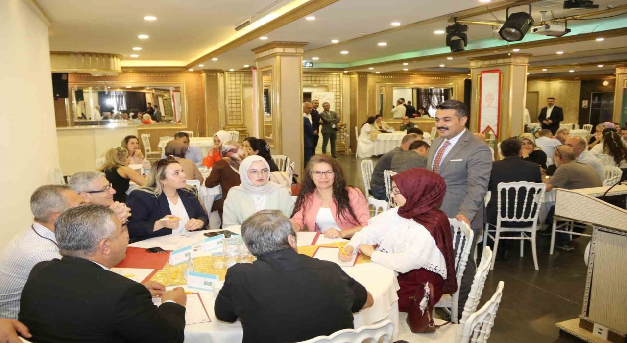 Eğitim paydaşları çalıştayda bir araya geldi