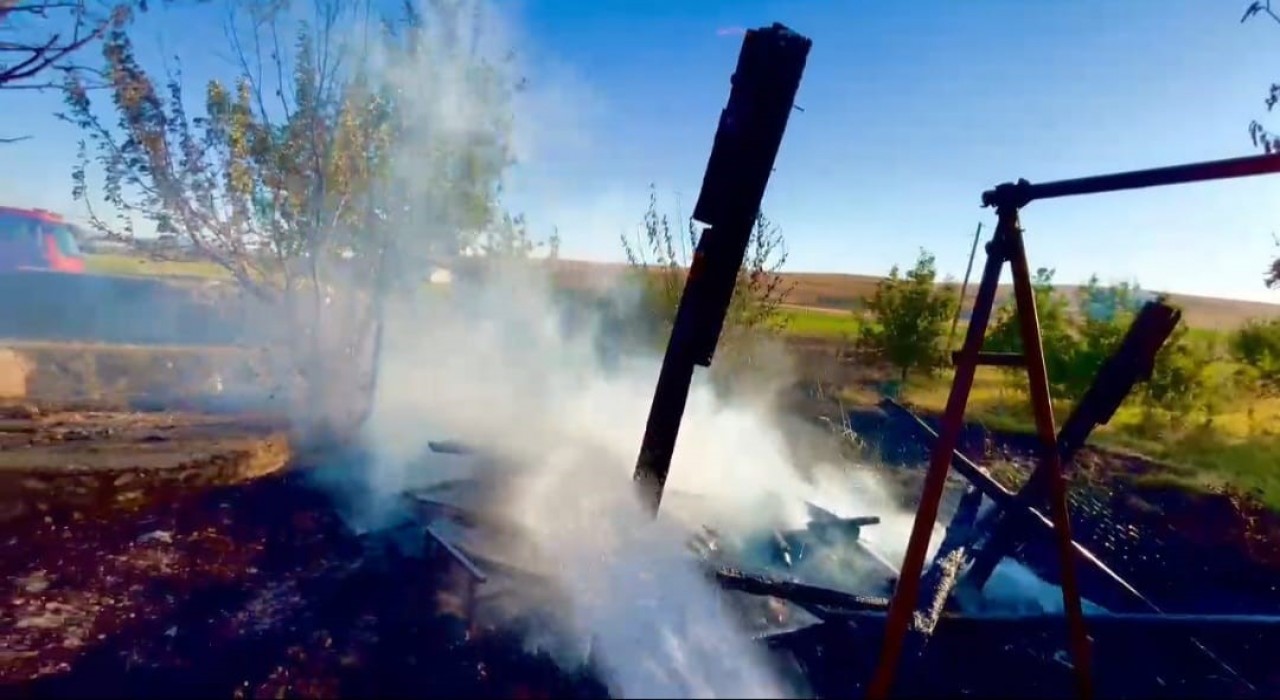 Elazığda bahçede çıkan yangın büyümeden söndürüldü