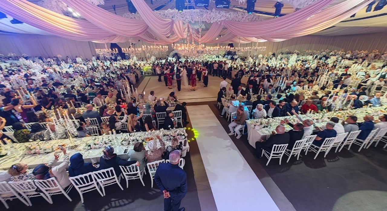 Elazığda iş, siyaset ve sanat dünyası bu düğünde bir araya geldi