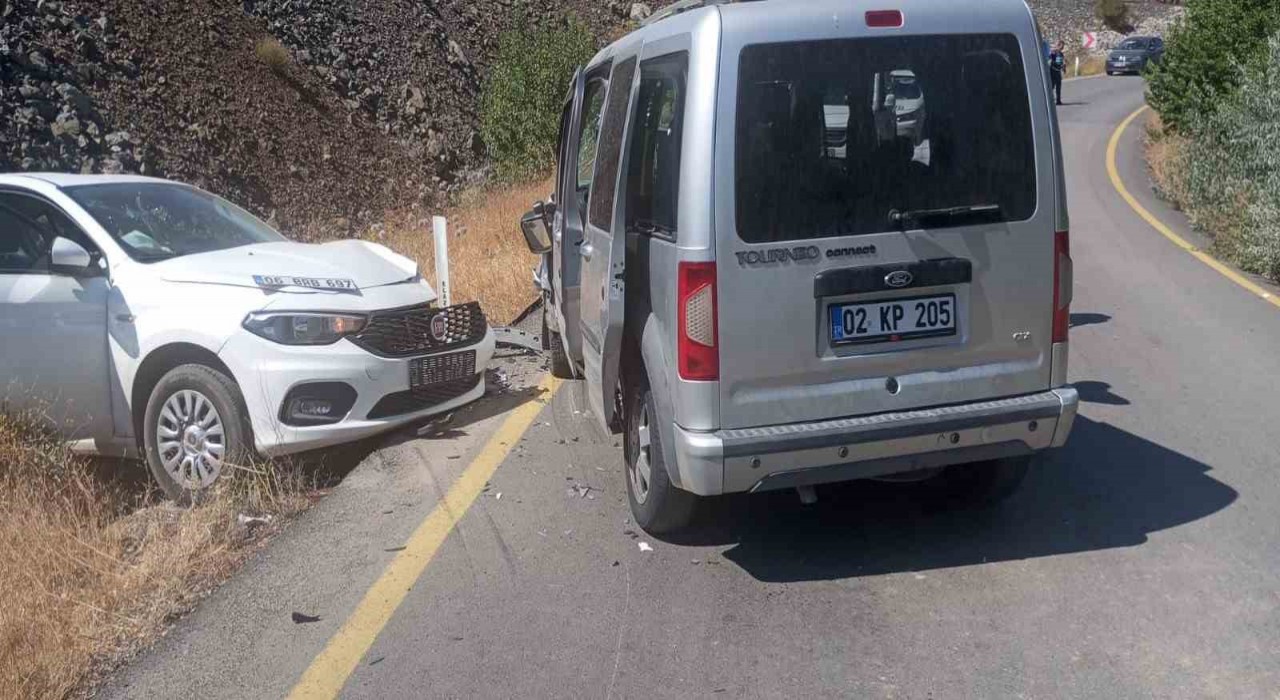 Elazığda trafik kazası: 6 yaralı