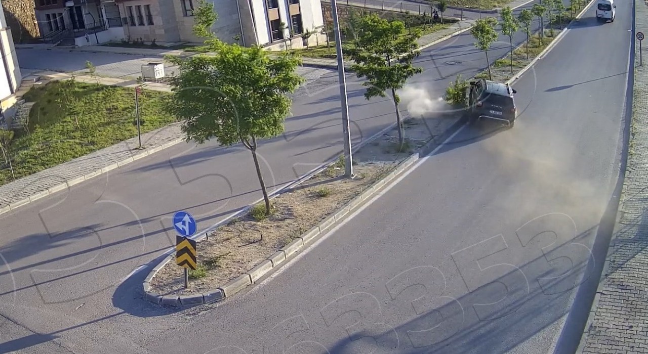 Elazığda trafik kazası kameralara yansıdı