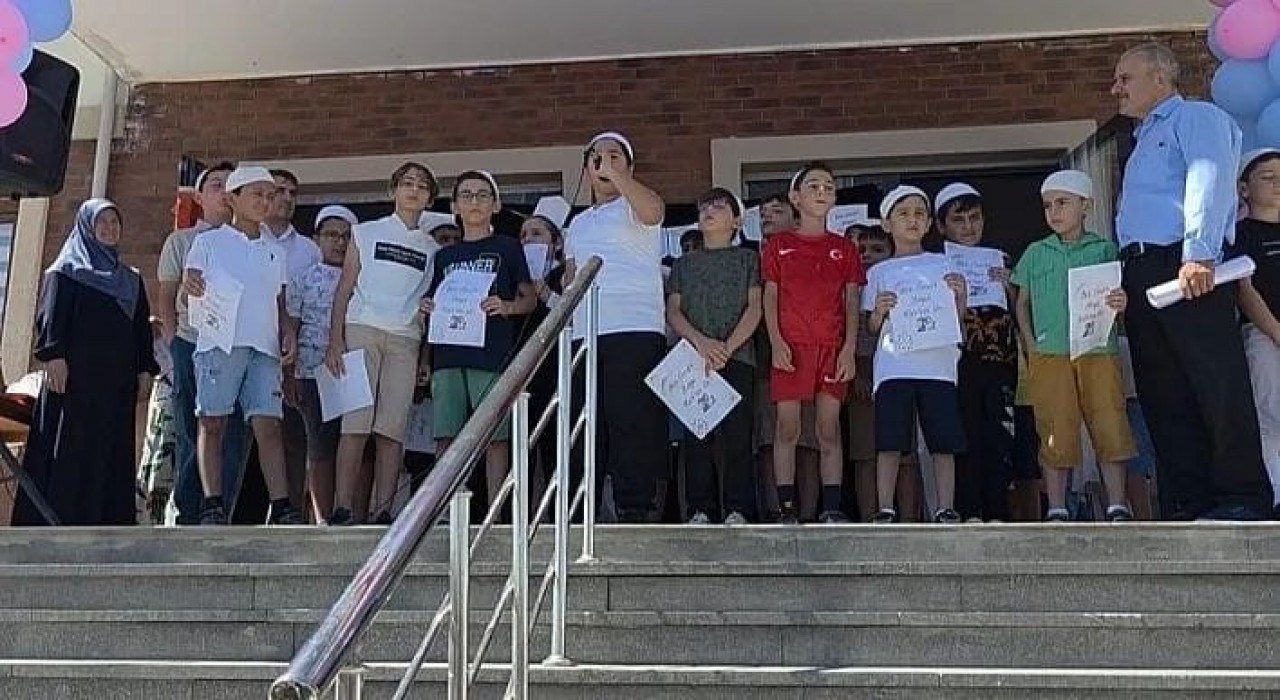 Elazığda yaz Kuran kursunda karne heyecanı yaşandı