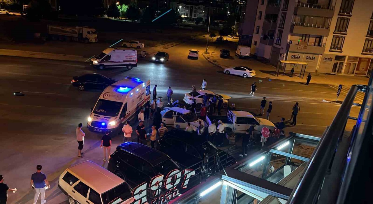 Elazığda zincirleme trafik kazası: 4 yaralı