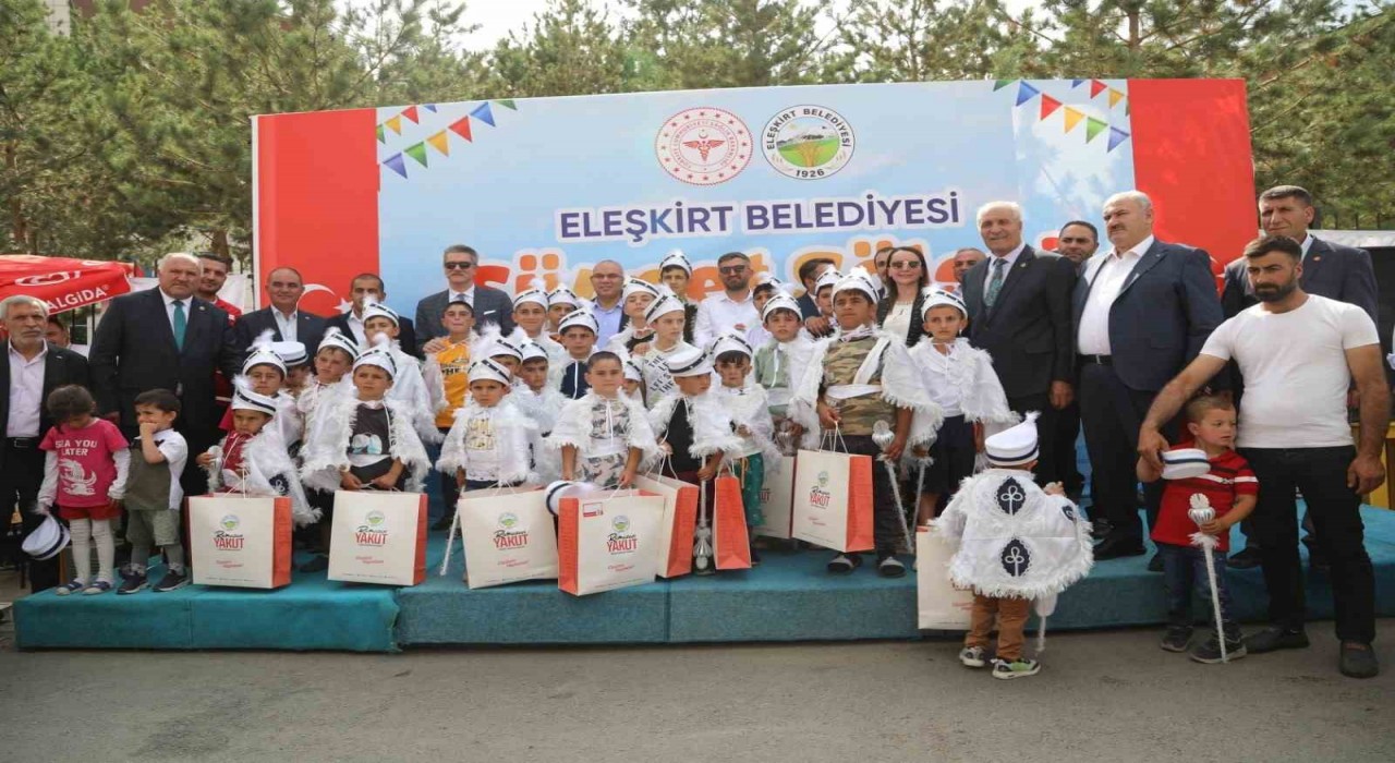 Eleşkirtte sünnet şöleni
