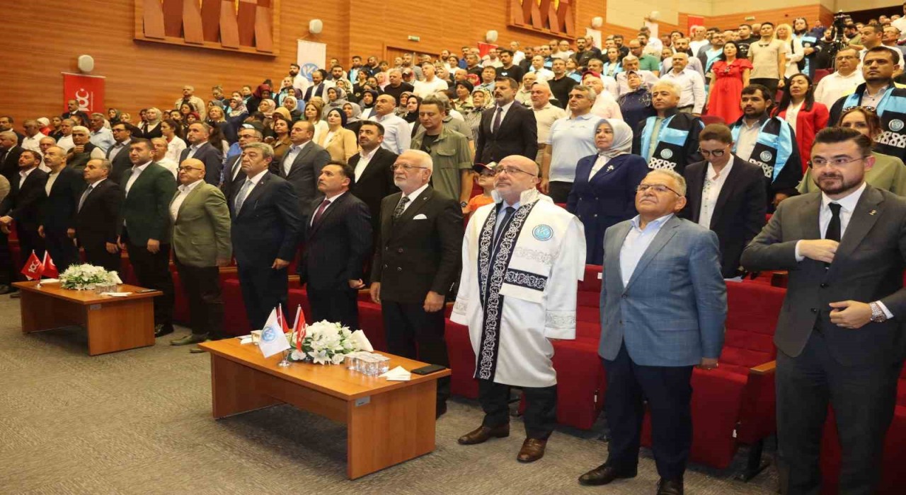 Elitaşa fahri doktora verildi
