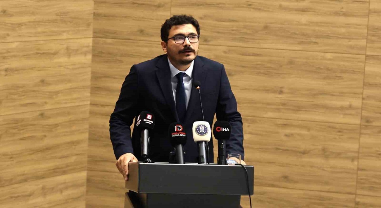 Emirhan Aydın: Deprem siyaset üstü bir konudur