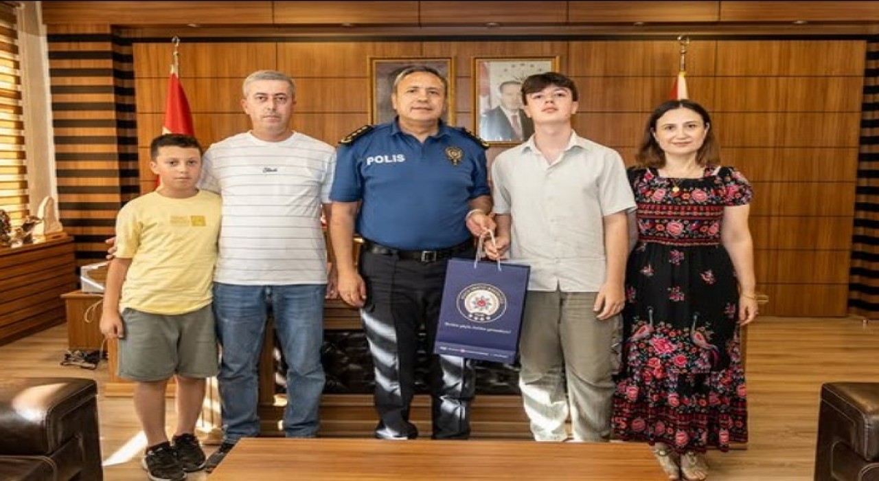 Emniyet Müdürü Yılmazdan LGSde başarılı olan öğrencilere tebrik