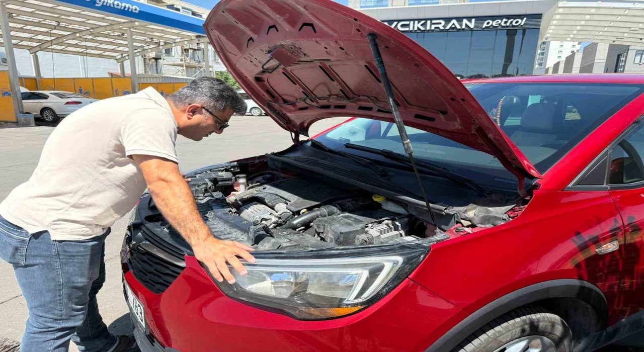 Engelli çocuğunu hastaneye götürmek için sıfır otomobil aldı 5 yıldır arabayı kullanamıyor