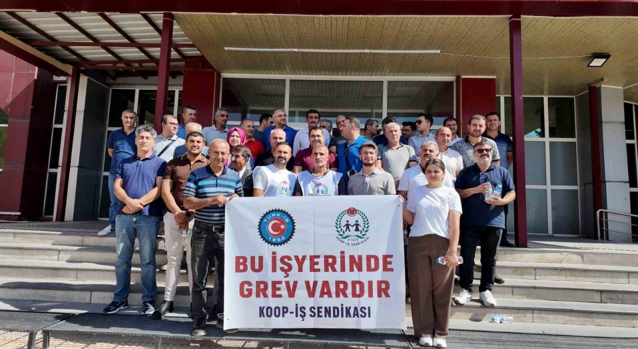 Erciş SYDV çalışanları greve başladı