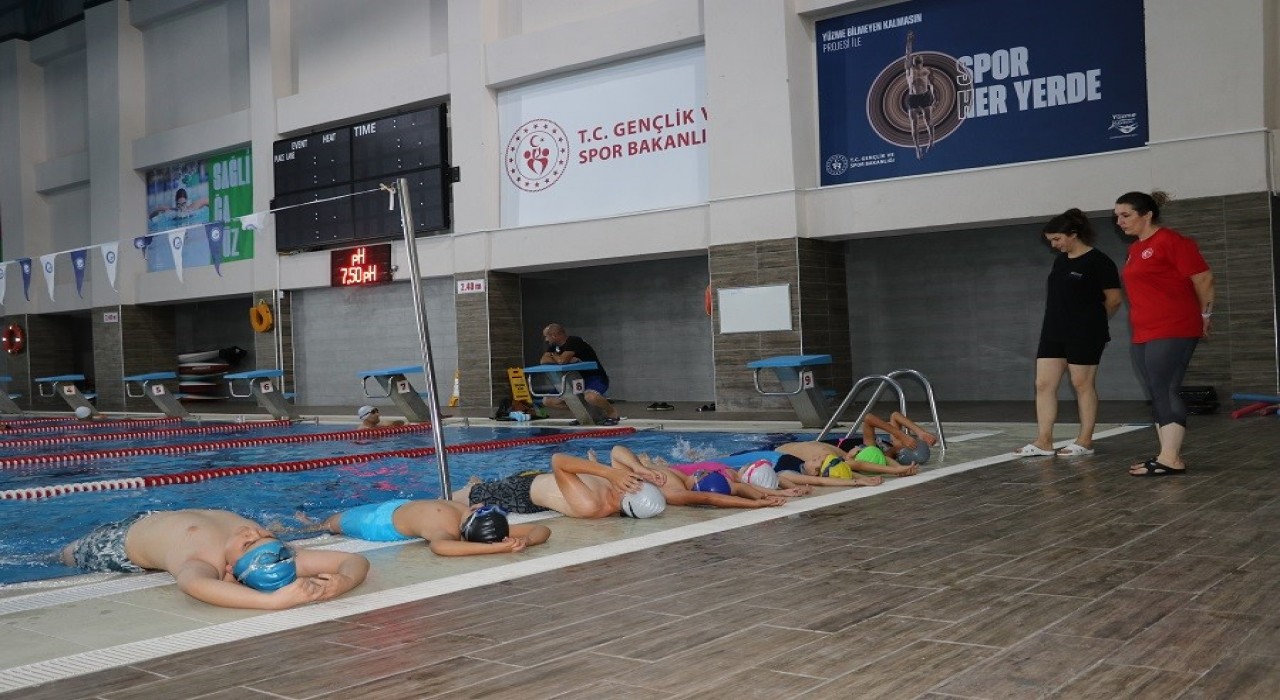 Erzincan Olimpik Yüzme Havuzunda yaz kurslarına ilgi arttı