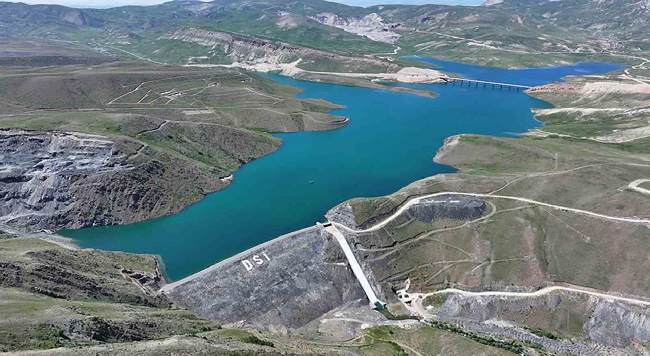 Erzincan Turnaçayırı Barajı Sulaması inşaatında çalışmalar devam ediyor