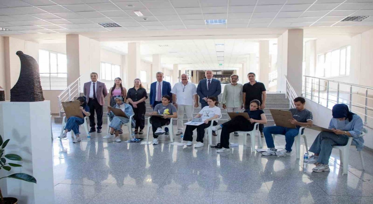 Erzincanda güzel sanatlar için özel yetenek sınavları yapıldı