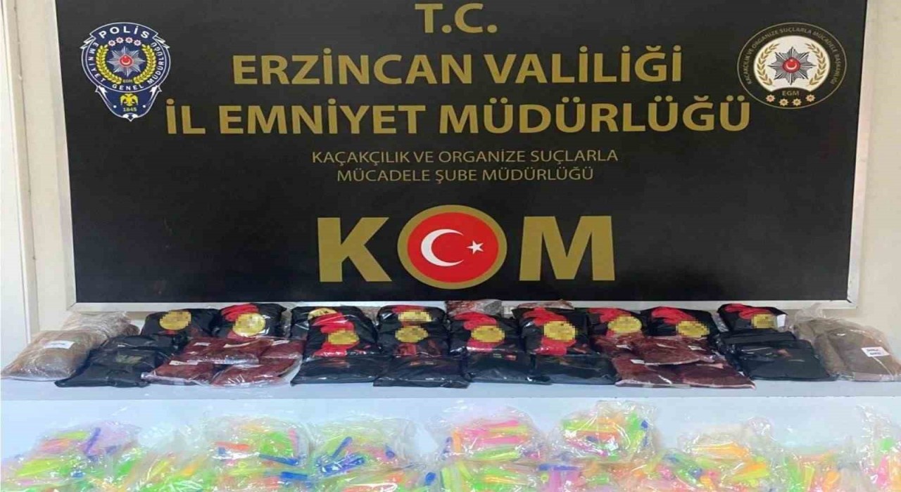 Erzincanda kaçak nargile tütünü ile sipsi ele geçirildi