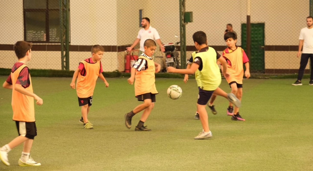 Erzincanda yaz spor okulları devam ediyor