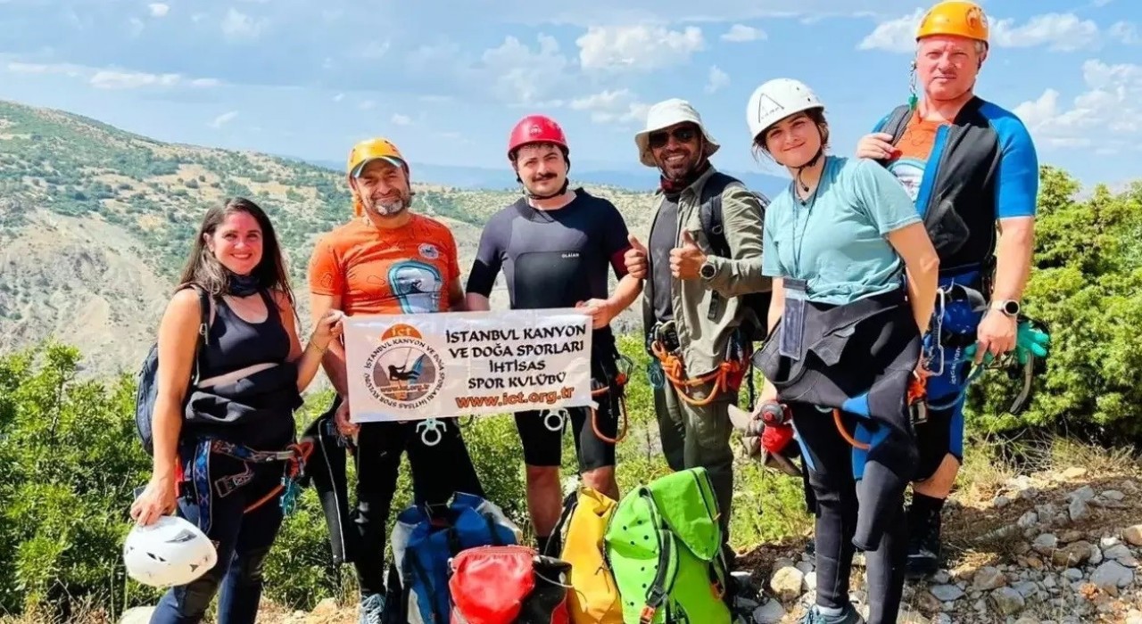 Erzincandaki masalsı kanyonlar turizmcileri cezbediyor