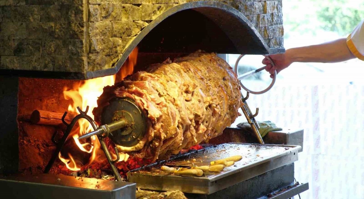 Erzurum Kültür Yolu Festivalinde Cağ Kebabı satış rekoru kırdı