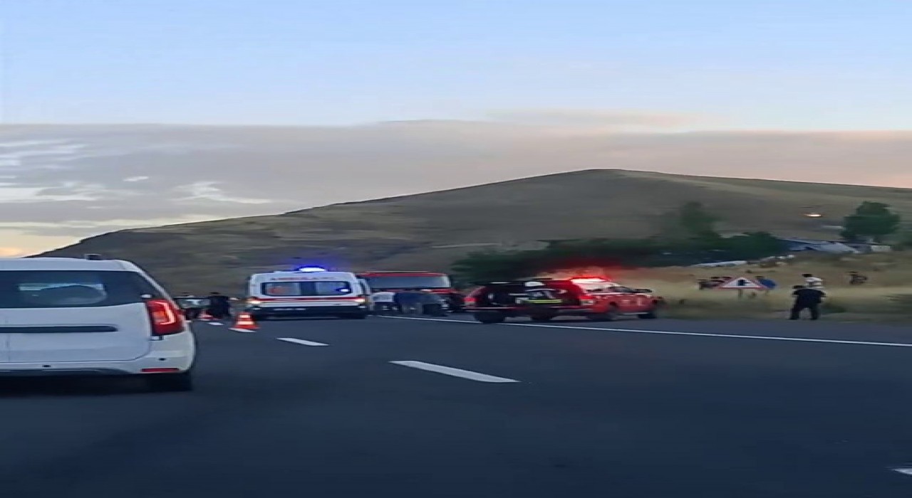 Erzurumda otomobil takla attı: 1 ölü, 1 yaralı