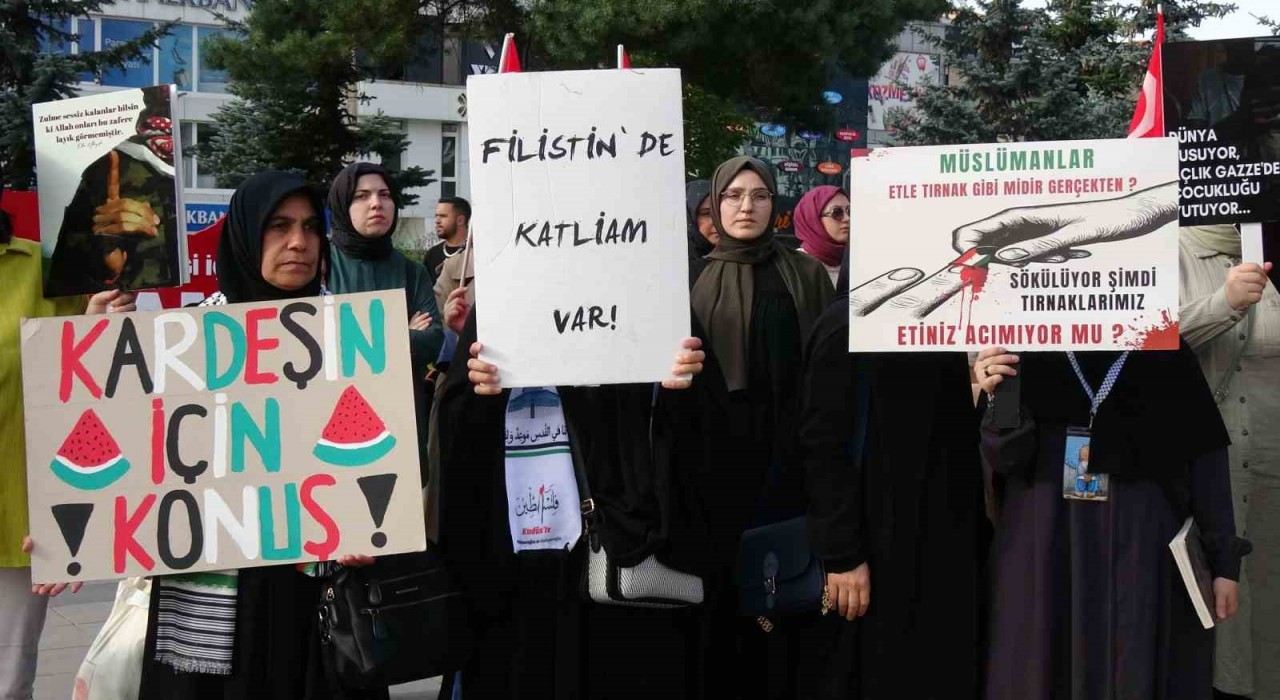 Erzurumda sağlık çalışanları 90 haftadır Gazze için yürüyor