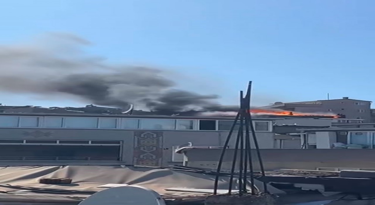 Esenlerde 5 katlı binada korkutan çatı yangını