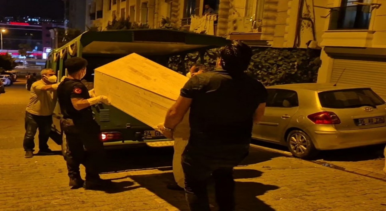 Esenyurtta bir dairede kadın cesedi bulundu