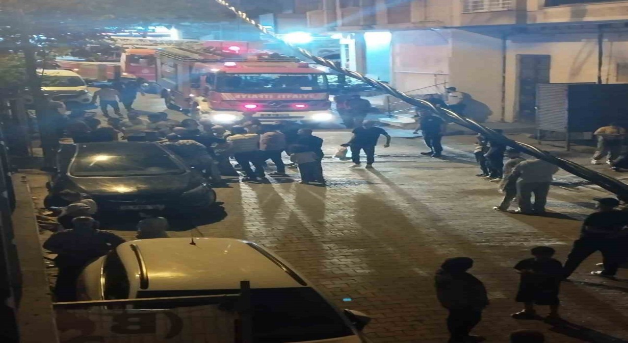 Esenyurtta elinde tinerle ev bastı, yanlış evi yaktı