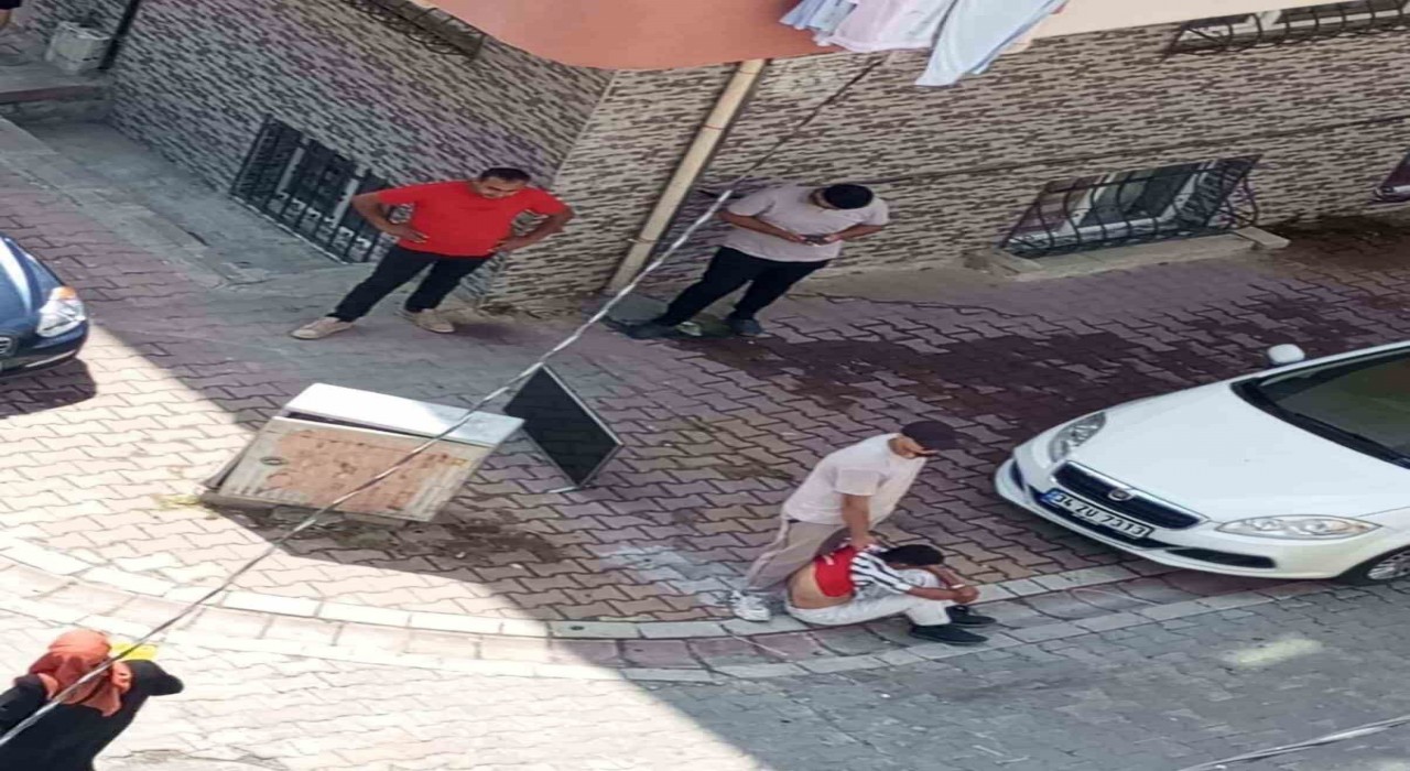 Esenyurtta televizyon çalan şahsı kovaladı yakalayıp polise teslim etti