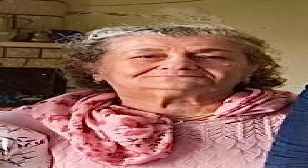 Eski Artvin Valisi Emrullah Zeybekin eşi Aysel Zeybek vefat etti