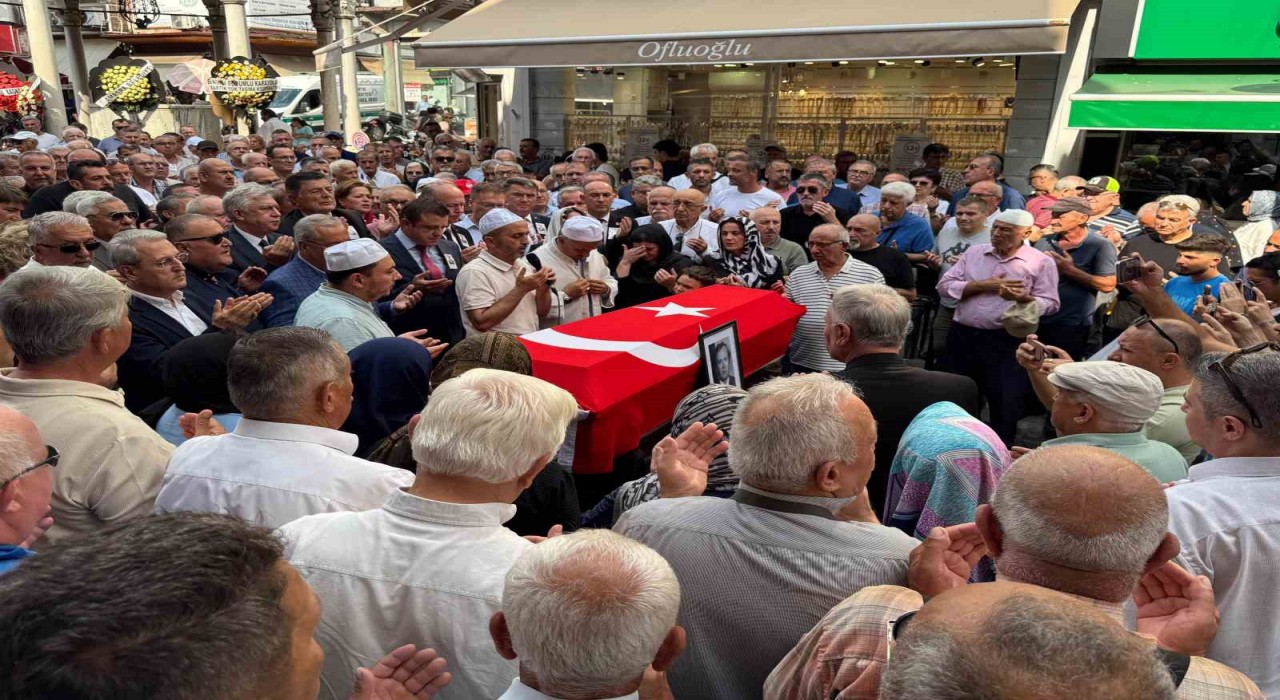 Eski Bakan Akyol için Bartında helallik istendi