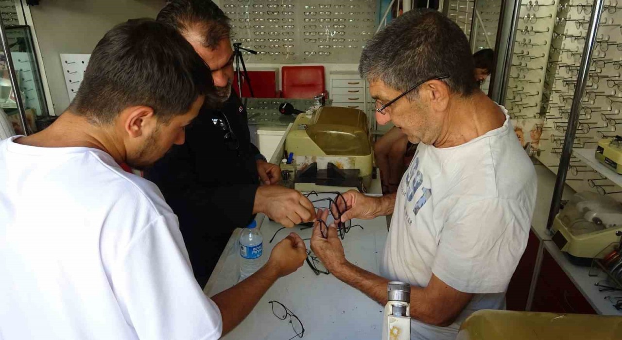 Eski usul gözlükçülükte Mardinin yaşayan ustası, mesleğe yön veriyor