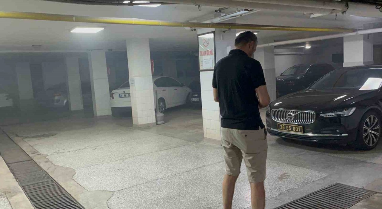 Eskişehirde belediye binasında yangın paniği