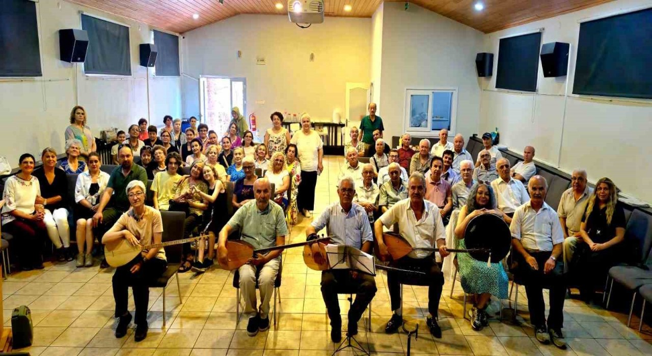 Eskişehirde Meşk Derneği Korosu, sanatçı Ali Erdoğduyu türkülerle andı