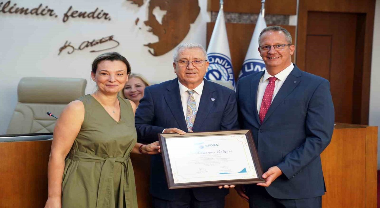 EÜ Spor Bilimleri Fakültesinde Spor Yöneticiliği Bölümü de akredite oldu