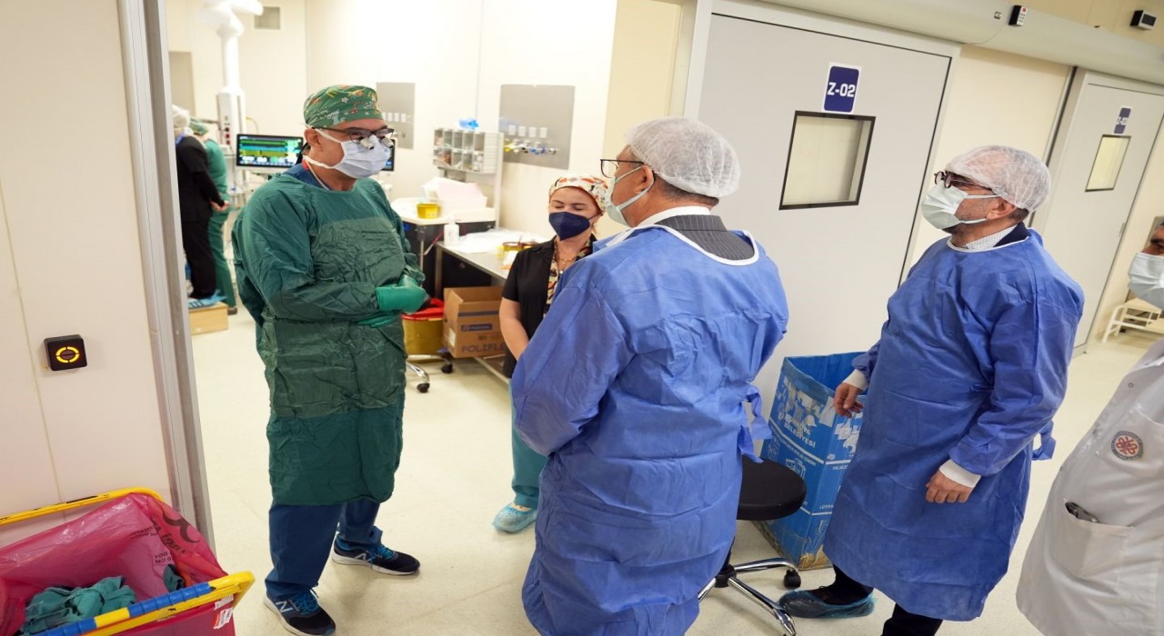 EÜTF Hastanesi Merkezi Ameliyathanede ilk operasyon yapıldı