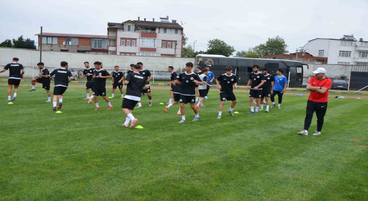 Fatsa Belediyespor 16 yeni transferle sahaya indi