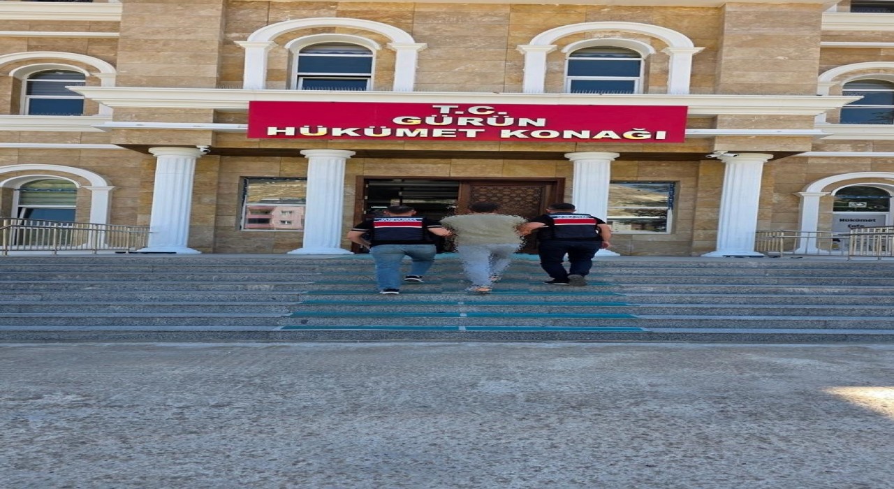 FETÖ firarisi Sivasta yakayı ele verdi