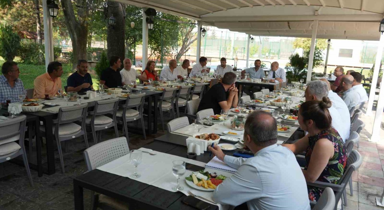 Fikir Sofrası Buluşmaları tüm hızıyla devam ediyor