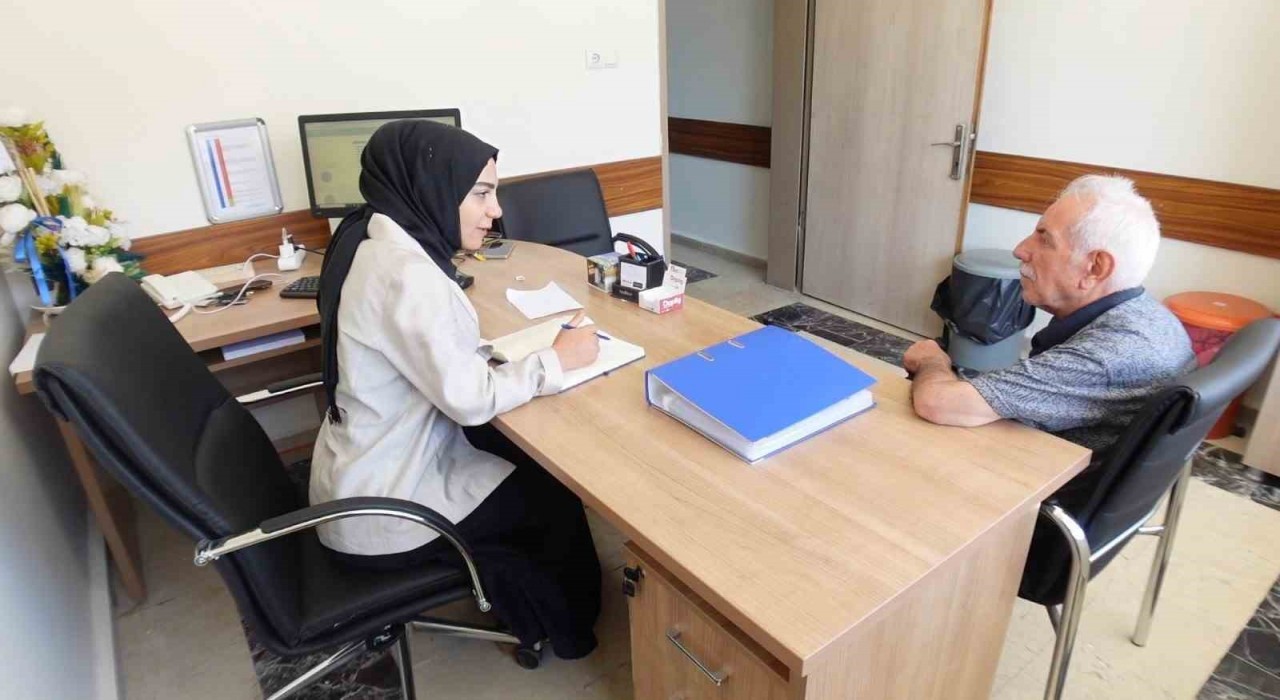 Fırat Üniversitesi Tıp Fakültesinden Dr. Tuncer: Vatandaşlarımıza sigarayı bırakma sürecinde destek oluyoruz