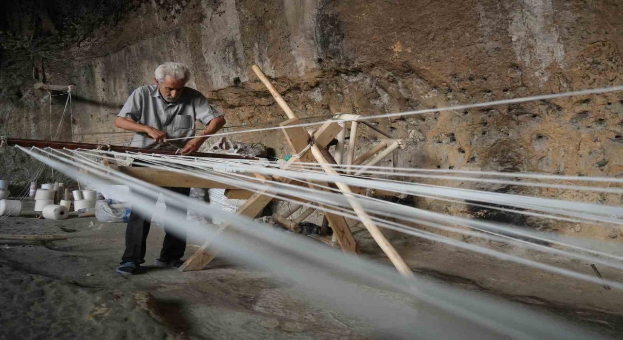 Gaziantepte kendircilik mesleğini yapan 2 usta kaldı