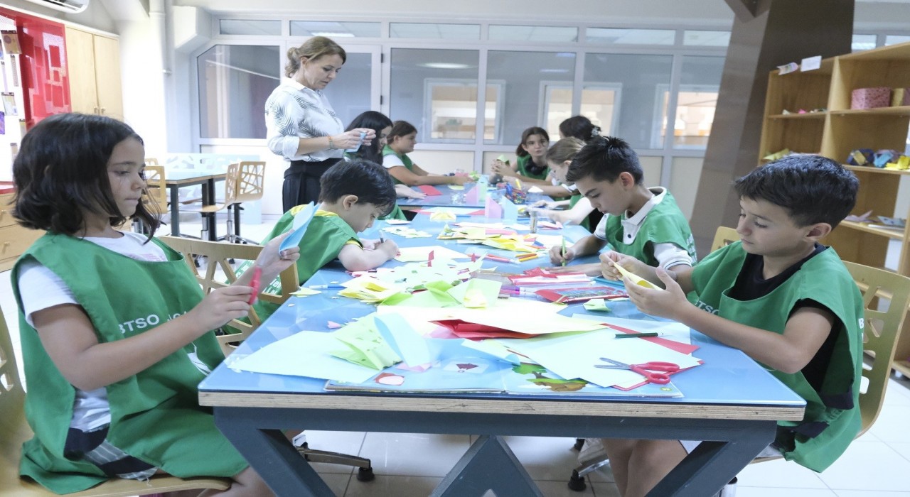 Geleceğin tasarımcıları BUTGEM yaz kurslarında yeteneklerini keşfetti
