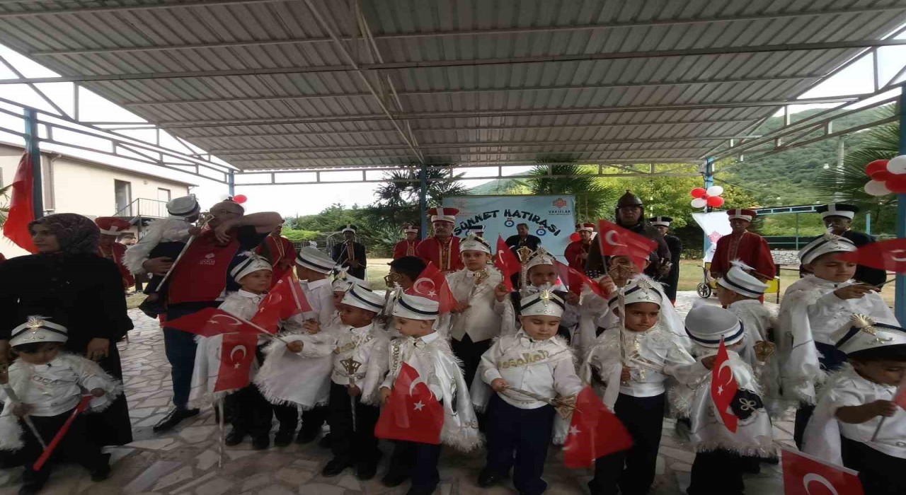 Geleneksel Sünnet Şöleninde 529 yıllık vakıf geleneği Yalovada yeniden canlandı