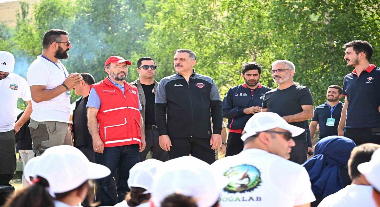 Genç Kızılay Erzurum ‘Afete Hazırım Kampı Konaklıda başladı