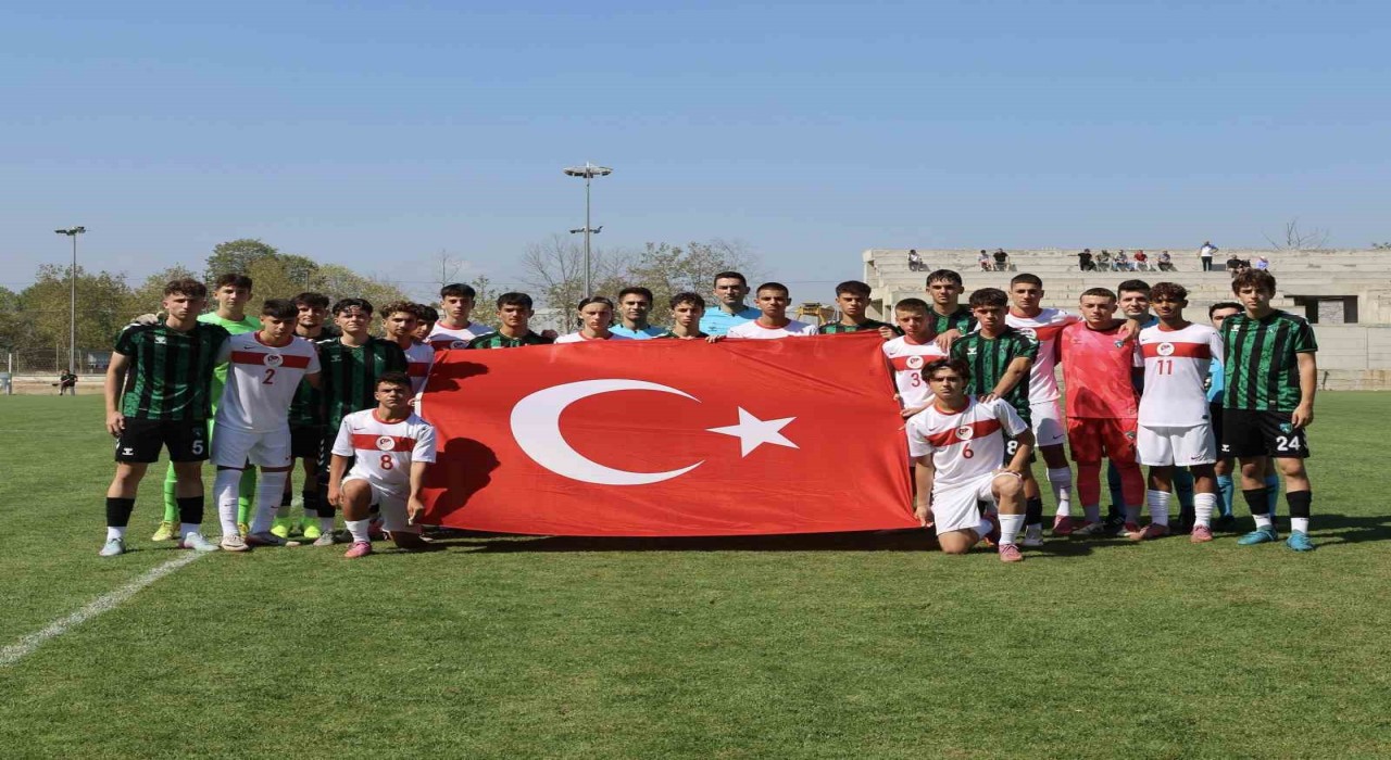 Genç Milli Takımları, 30 Ağustos Zafer Bayramını kutladı